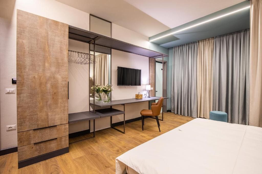 Deluxe Double or Twin Room room - Image 3