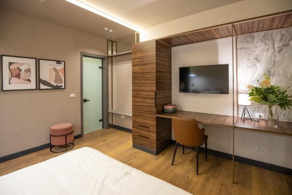 Deluxe Double or Twin Room room - Image 2