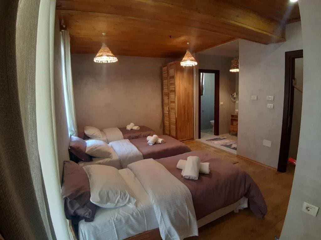 Comfort Triple Room with Shower room - Image 3