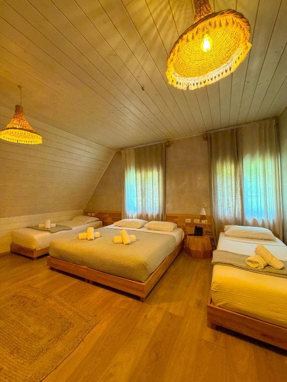 Quadruple Room room - Image 2