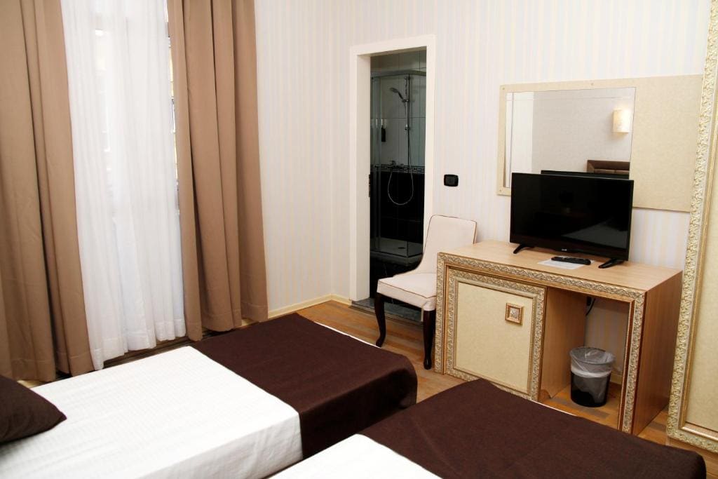 Standard Twin Room room - Image 1