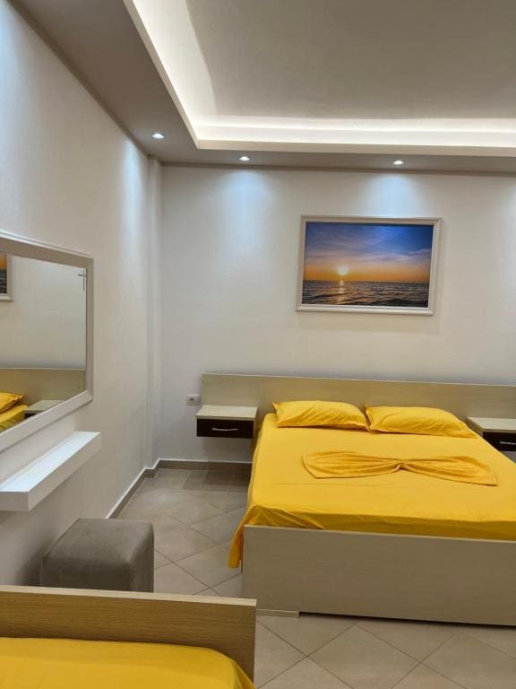 Family Room with Balcony room - Image 2