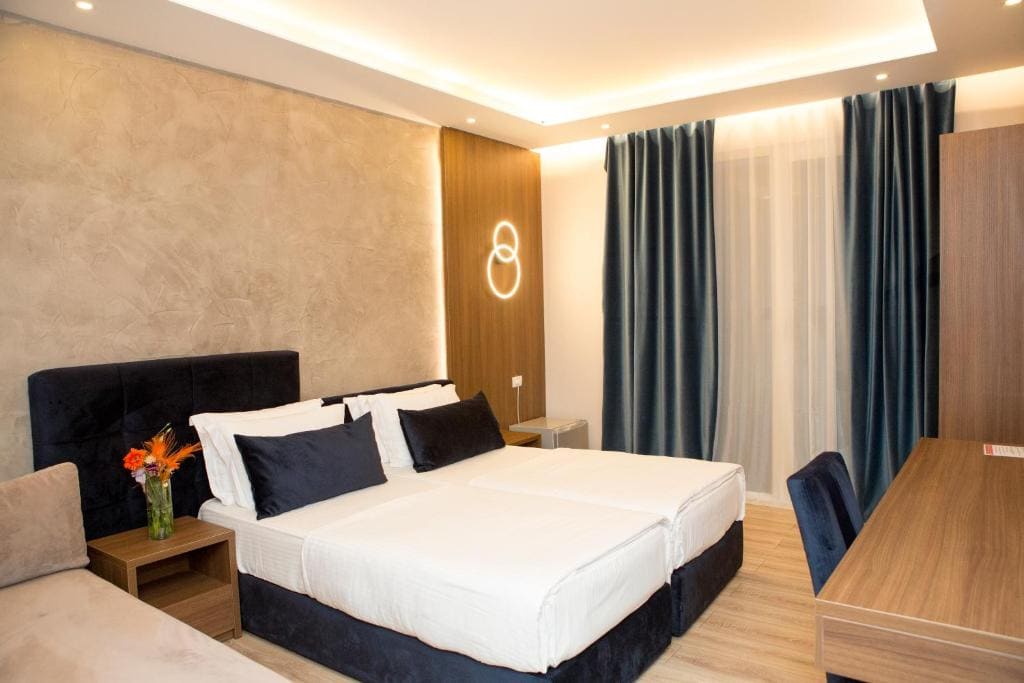 Superior Double or Twin Room room - Image 3