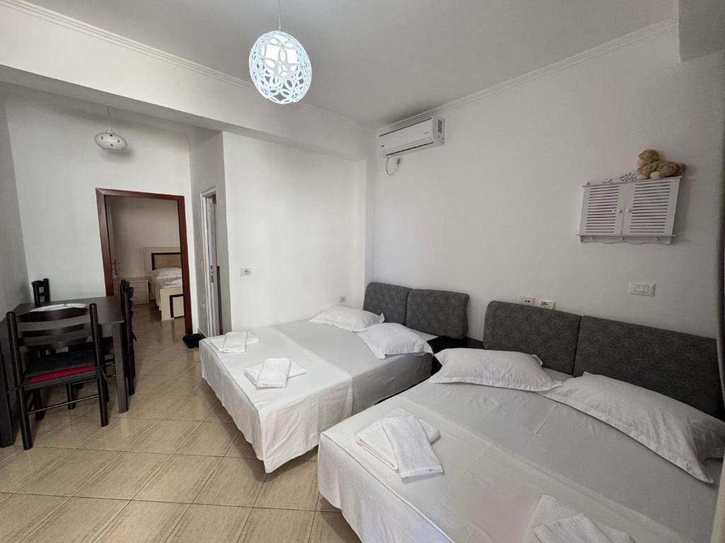 Double Room with Sea View room - Image 1