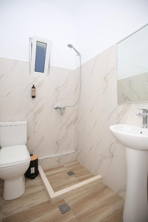 Double Room with Balcony and Sea View room - Image 1