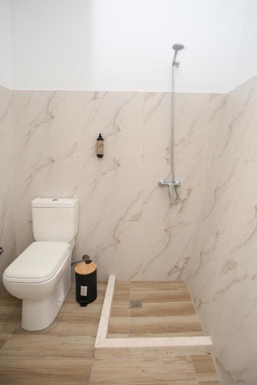 Double Room with Window and Sea View room - Image 2