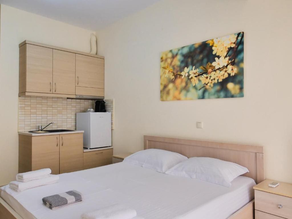 Economy Double Room room - Image 3
