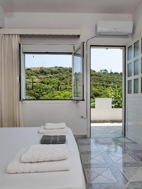 Standard Double Room room - Image 3