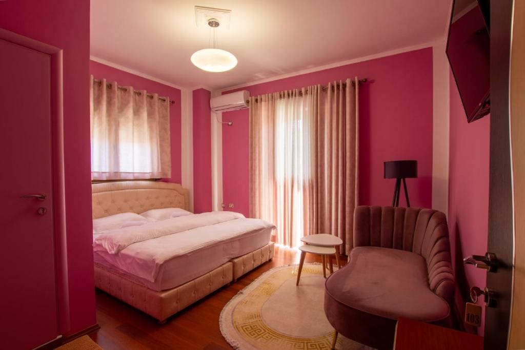 Double or Twin Room with Balcony room - Image 3