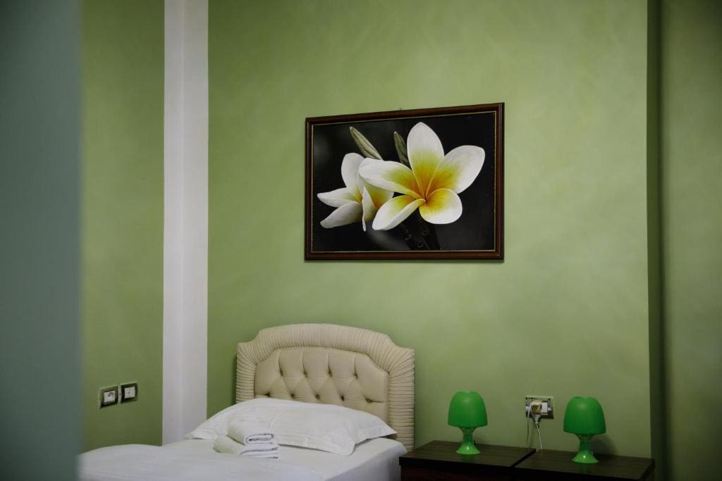Standard Twin Room room - Image 3