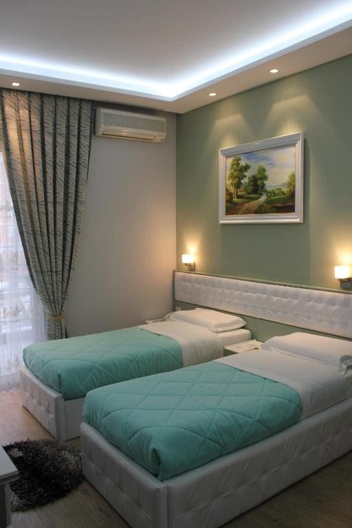 Standard Double or Twin Room with Balcony room - Image 3