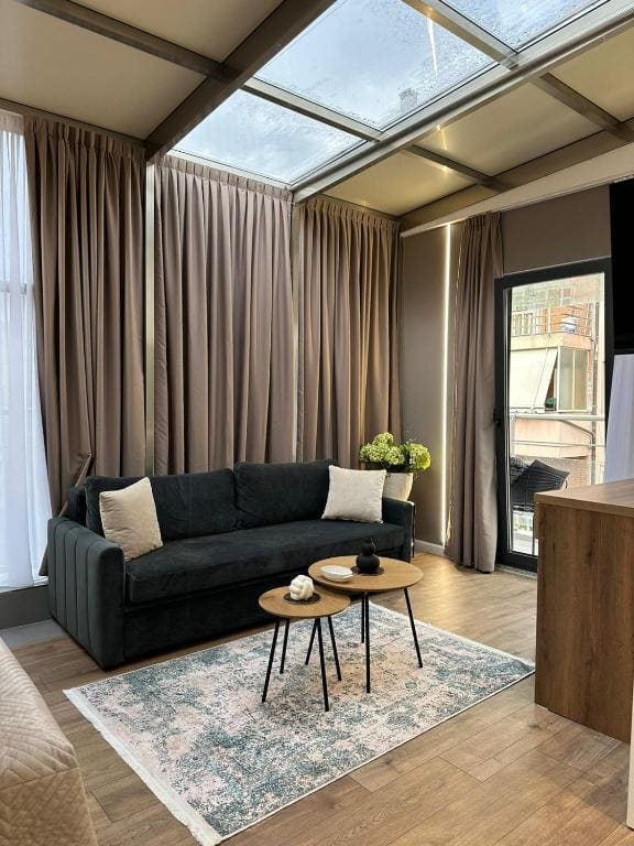 Deluxe Double or Twin Room with Balcony room - Image 2