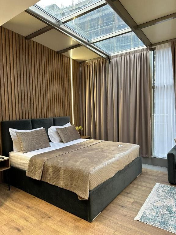 Deluxe Double or Twin Room with Balcony room - Image 3