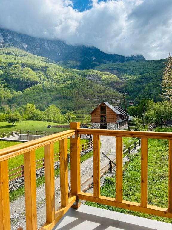 Triple Room with Mountain View room - Image 3