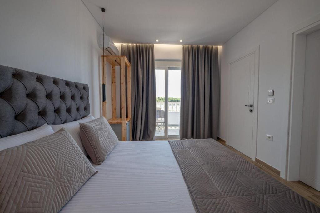 Deluxe Double Room with Balcony and Sea View room - Image 1