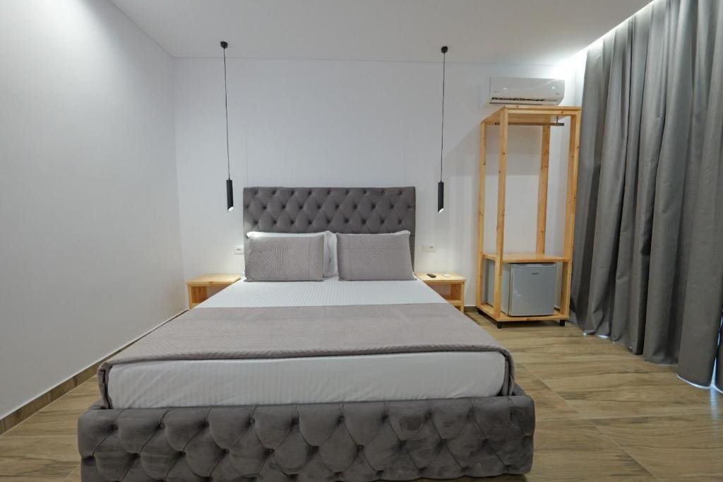 Deluxe Double Room with Balcony and Sea View room - Image 3