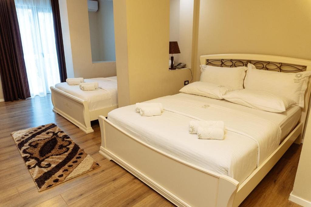 Triple Room with Balcony room - Image 1