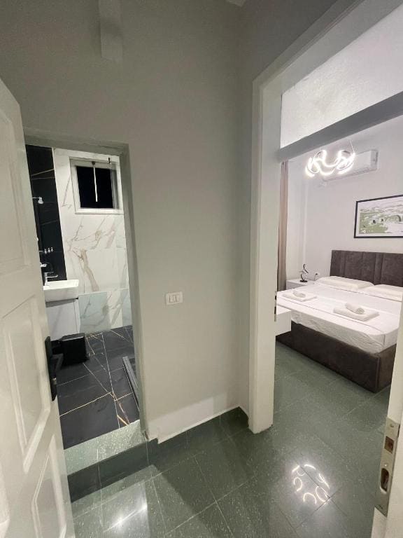 Double Room with Balcony room - Image 1