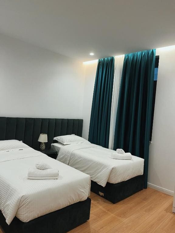 Triple Room with Balcony room - Image 1