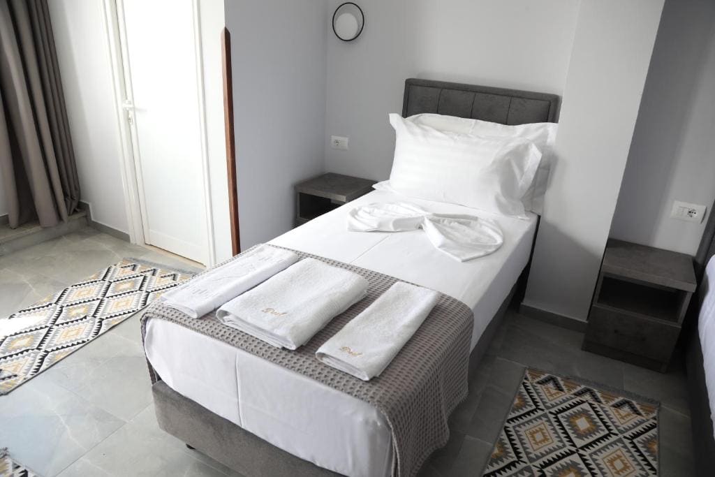 Deluxe Quadruple Room room - Image 2