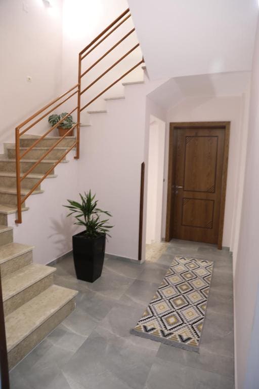 Deluxe Quadruple Room room - Image 3