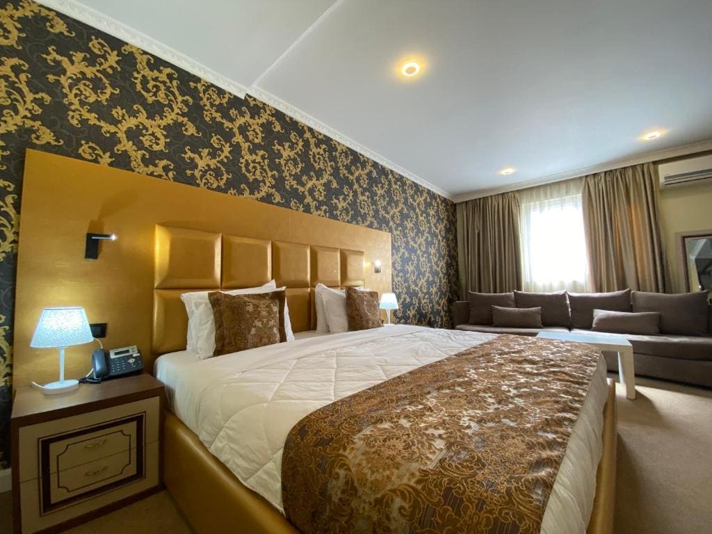 Suite room - Image 1