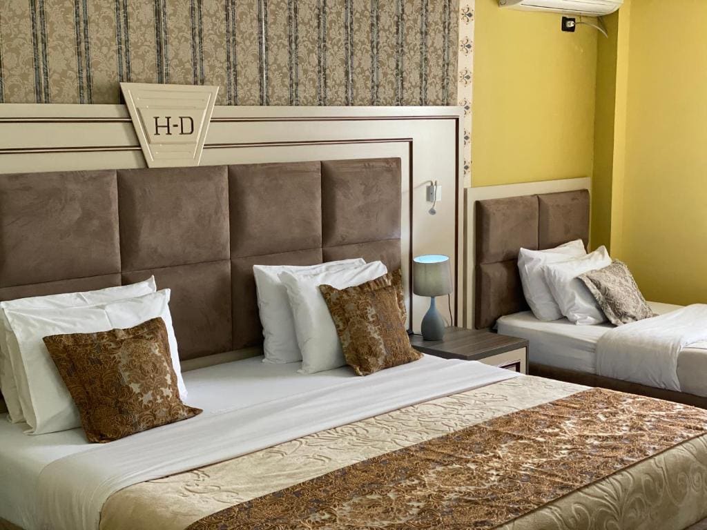 Family Room room - Image 2
