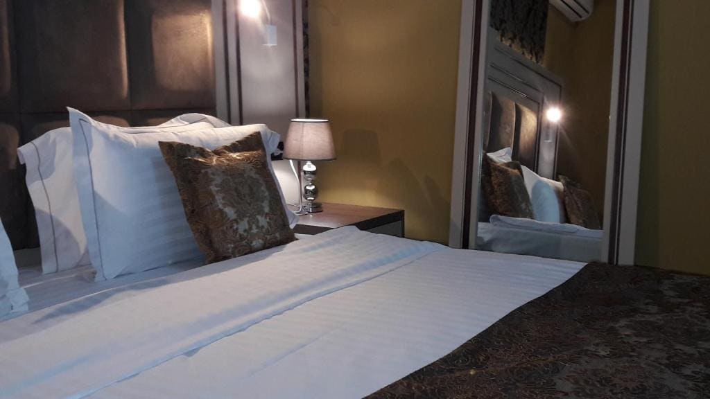 Standard Double Room room - Image 2