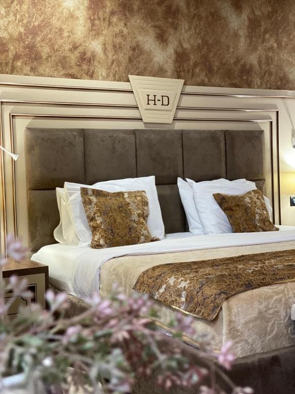 Suite with Hot Tub room - Image 1