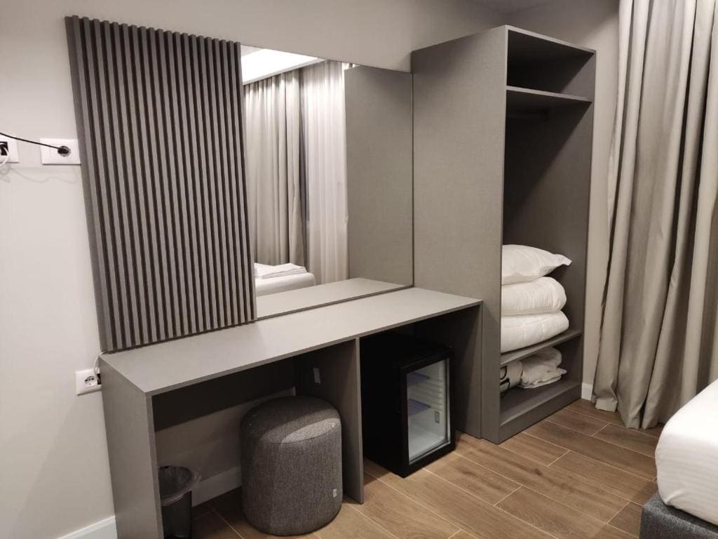 Basic Triple Room with Shared Bathroom room - Image 1