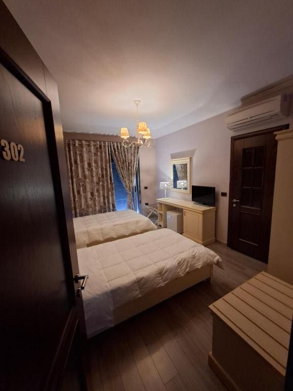 Twin Room with Balcony room - Image 1