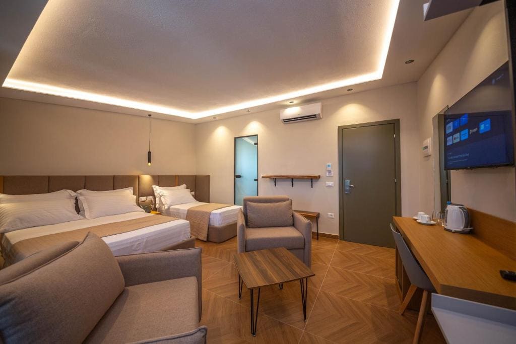 Triple Room with Balcony room - Image 3