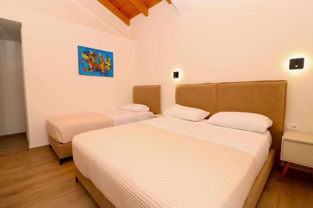 Triple Room with Mountain View room - Image 2