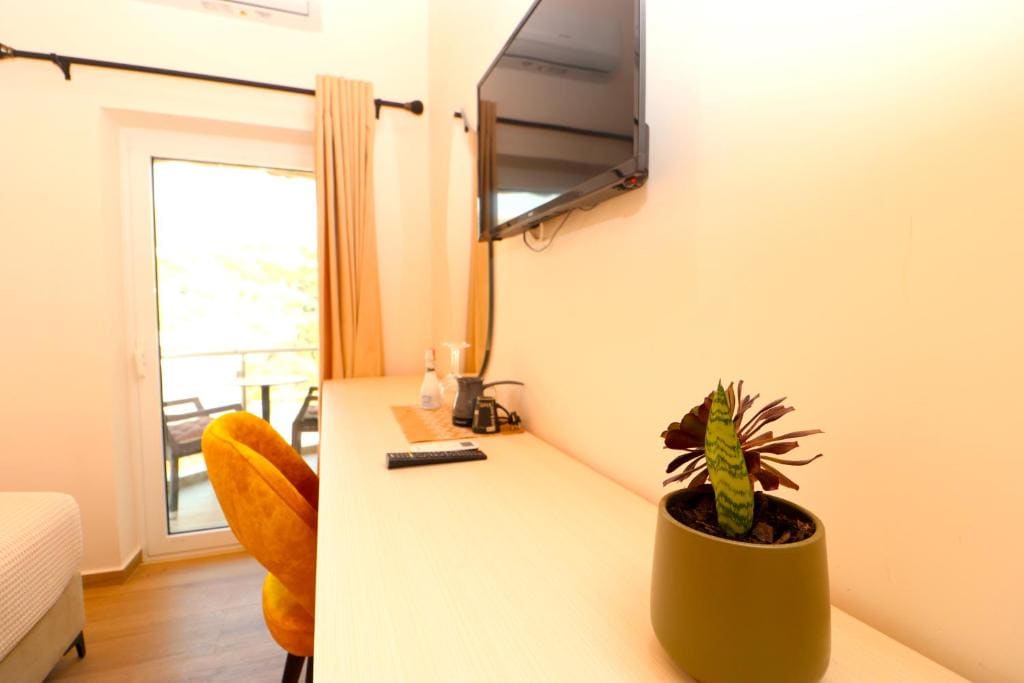 Triple Room with Mountain View room - Image 1