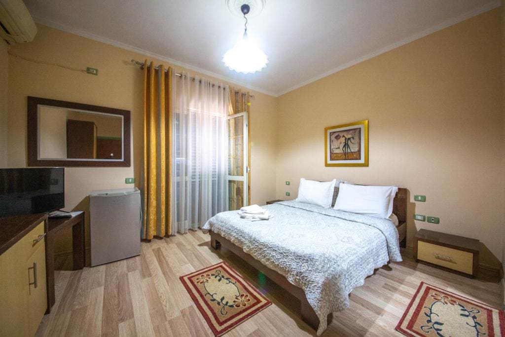 Double Room with Balcony room - Image 1