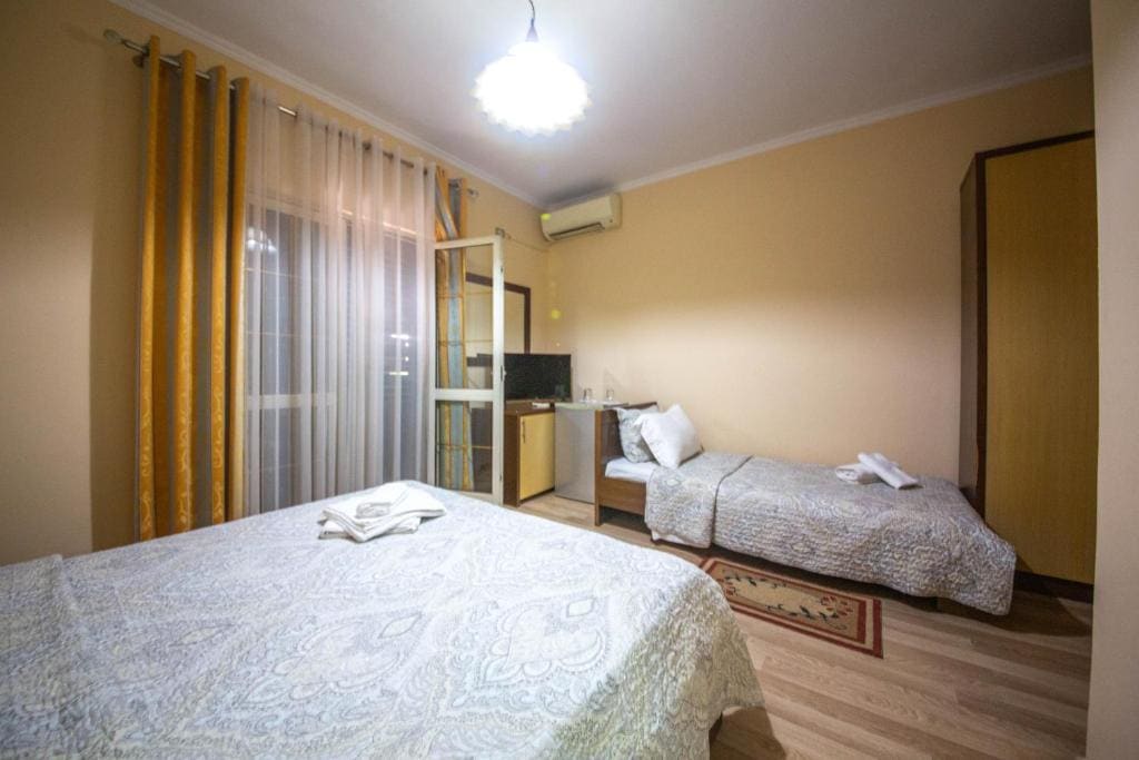 Triple Room with Balcony room - Image 3