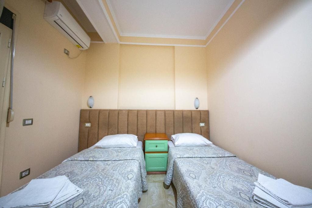 Twin Room with Balcony room - Image 1