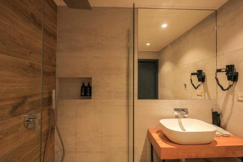 Superior Deluxe Double Room with Side Sea View room - Image 2