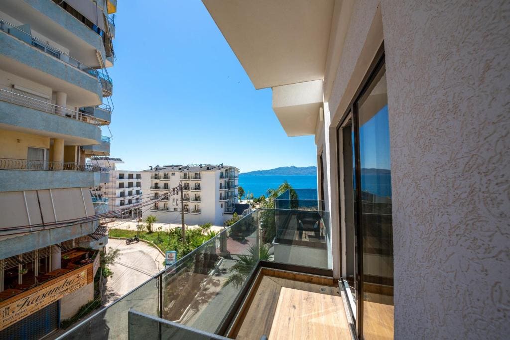 Standard Deluxe Double Room with Side Sea View room - Image 2