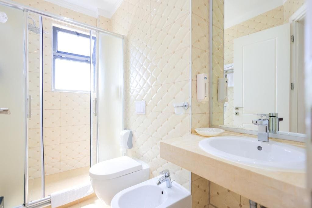 Superior Triple Room with Balcony and Sea View room - Image 3