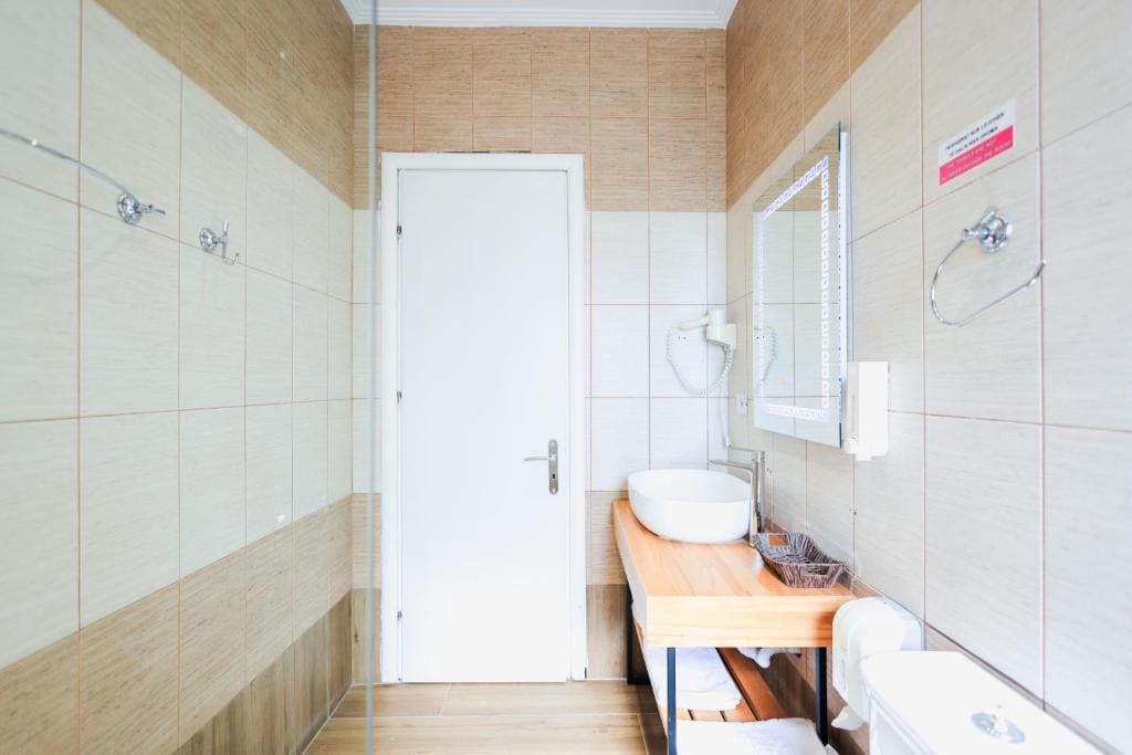 Superior Double Room with Balcony and Sea View room - Image 2