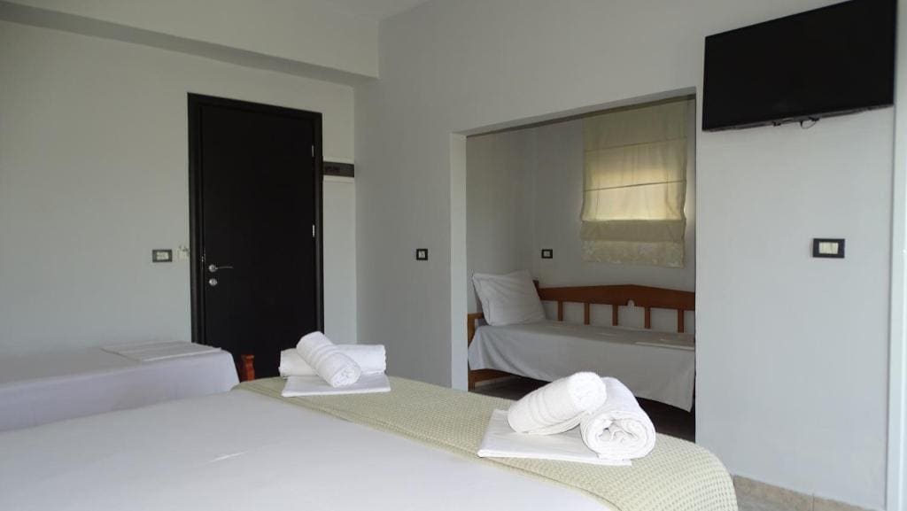 Quadruple Room room - Image 2