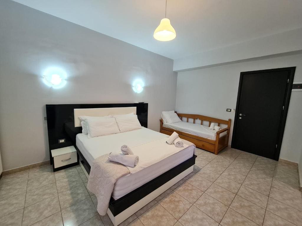 Comfort Triple Room room - Image 1