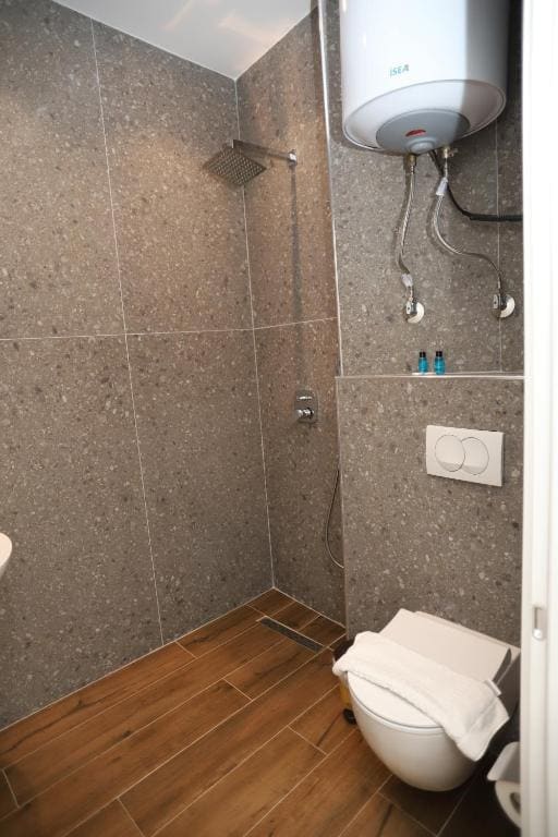 Apartment with Terrace room - Image 2