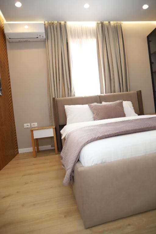 Deluxe Room room - Image 3