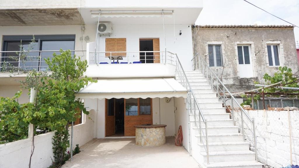 Quadruple Room with Sea View room - Image 3