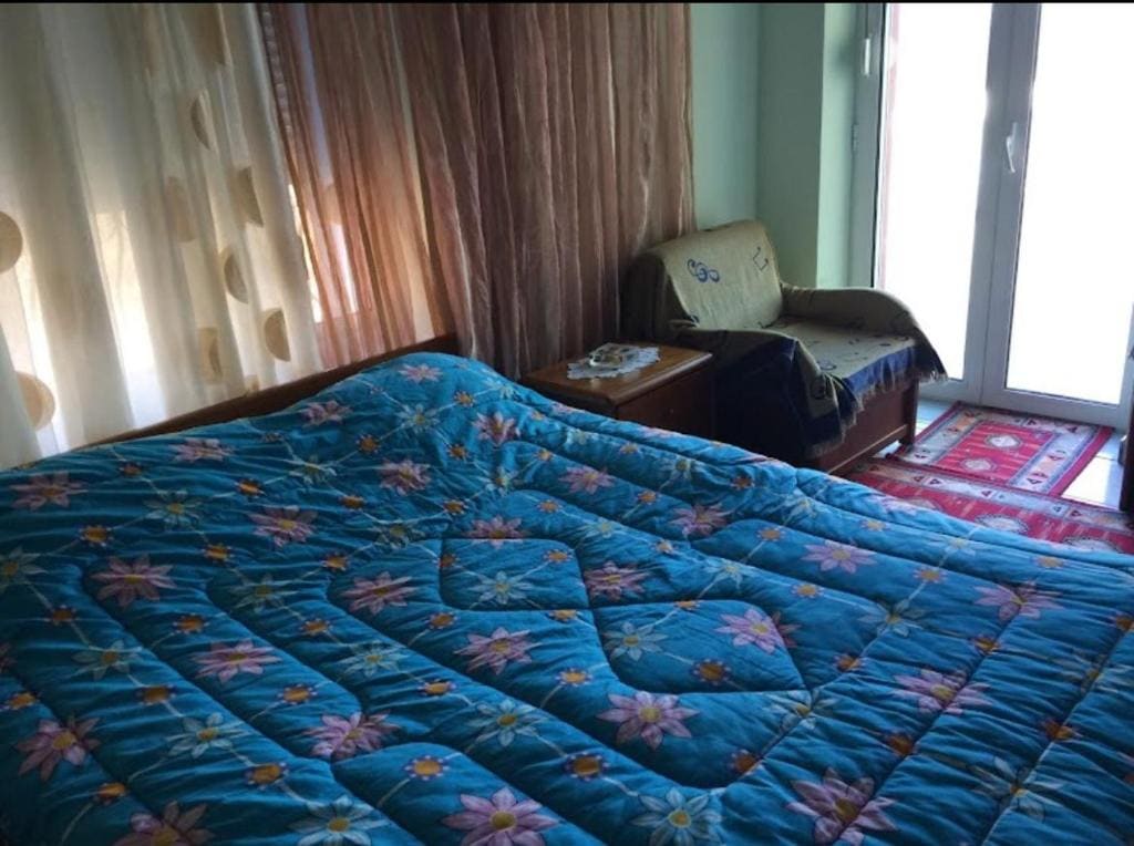 Double or Twin Room with Shared Bathroom room - Image 3
