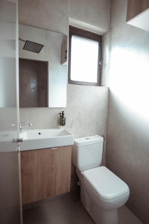 Economy Quadruple Room with Shared Bathroom room - Image 1