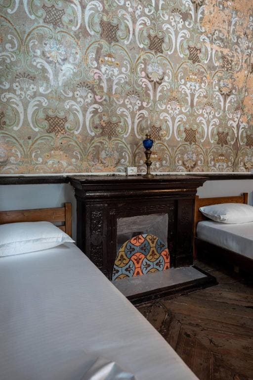Single Bed in Male Dormitory Room room - Image 2