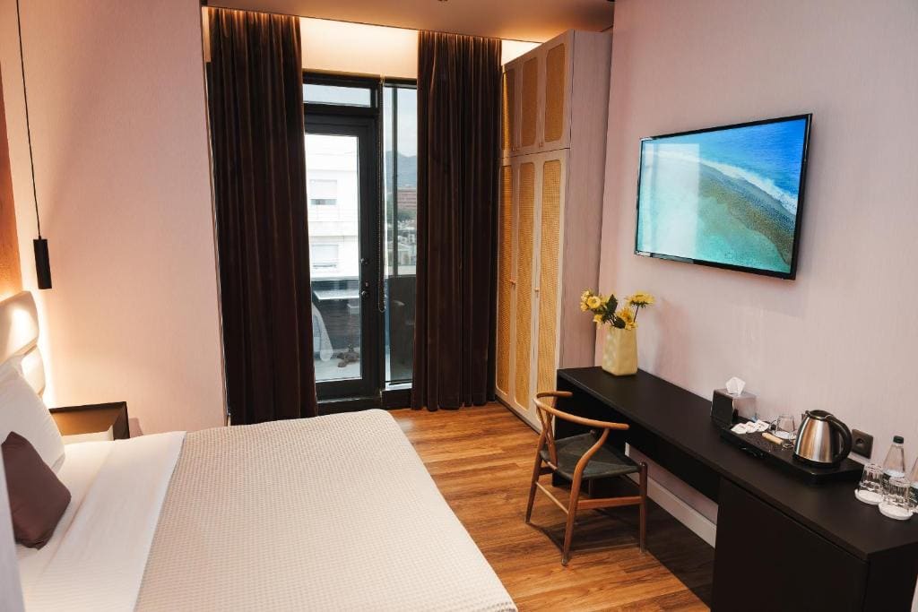 Superior Double or Twin Room with Terrace room - Image 3